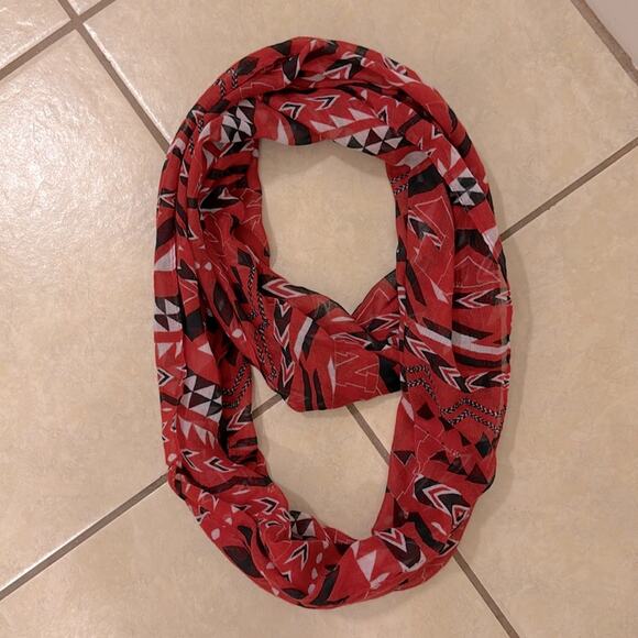 Infinity loop scarf red black and white - Picture 1 of 2
